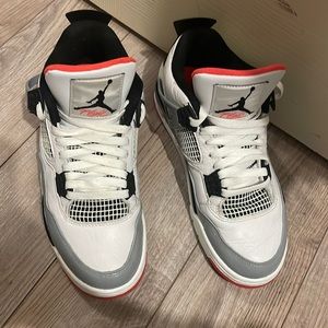 Jordan 4